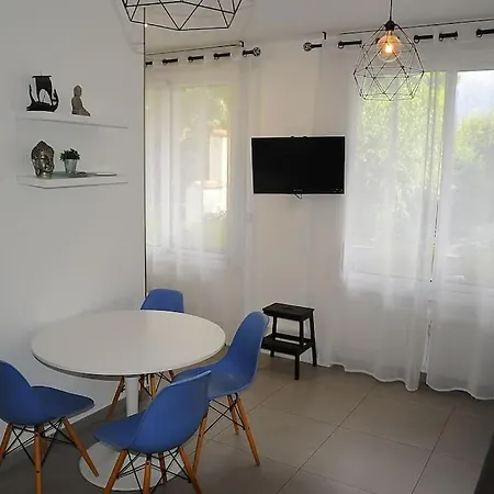 Apartment Vinaura - Elegant Avec Parking *