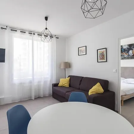 Vinaura - Elegant Avec Parking Apartment Reims